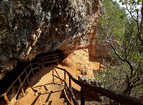 All&rsquo;ingresso della Grotta dell&rsquo;Acqua.