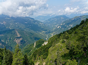 Vista sulla Val di Terragnolo dal Cengio Rosso.