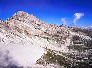 La spettacolare Parete Est di Pizzo Cefalone.