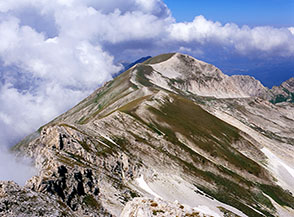 La Cresta delle Malecoste, probabilmente il tratto pi&ugrave; bello della lunga Cresta Occidentale del Gran Sasso.