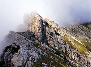 Sul filo dell&rsquo;aerea Cresta delle Malecoste nel tratto roccioso.