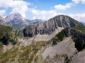 Le &ldquo;Fiamme di Falasca&rdquo;, scolpite sulla Cresta Nord della Cima Malecoste.