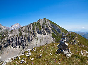 Sulla Cima di Iaccio di Vaduccio con Cima delle Malecoste sullo sfondo.