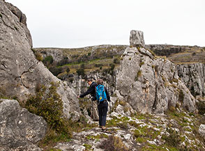 La caratteristica piccola forcella che dal Fosso di Pulsano introduce nella Valle Campanile.