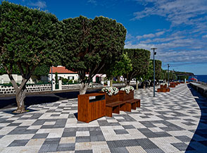 Lungomare di Velas.