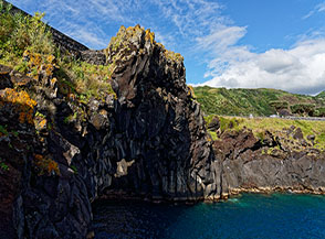 L&rsquo;Arco naturale di Velas (fronte).