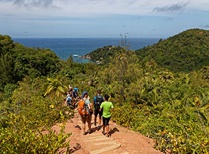Affaccio sulla Vall&eacute;e de Mai che ospita il parco botanico dove &egrave; presente il Coco de mer.