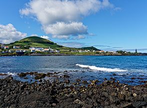 La baia di Porto Martins.