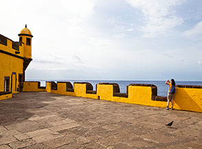 &ldquo;Il piccione e la turista&ldquo; (Fortezza di Sao Tiago a Funchal).