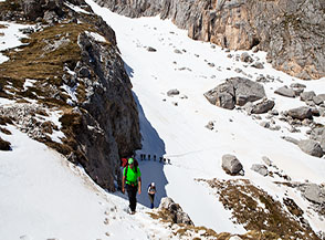 Lungo il sentiero nella Valle delle Cornacchie.