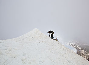 Alpinisti in cima alla Vetta Occidentale del Corno Grande.