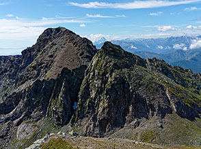 Punta Cristalliera (sulla sx) e Punta Malanotte (al centro) viste da nord.