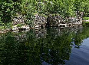 Scorcio del Fiume Salto ancora a monte delle gole.