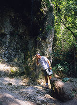 La cascatella sorgiva della Fonte degli Innamorati (Gole di Celano).