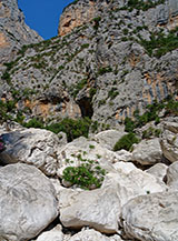 Sul fondo delle Gole di Gorropu nel tratto iniziale.