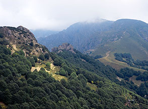 La cresta che dai Piani di Bobbio conduce allo Zucco del Corvo.