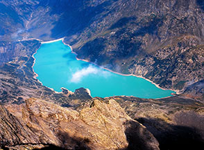 Aerea vista sul Lago del Barbellino dalla cima del Pizzo Recastello.