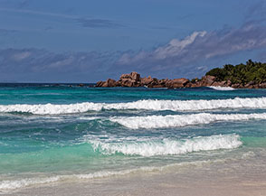 &ldquo;La piccola, la media, la lunga&ldquo; (onde su Anse Coco).