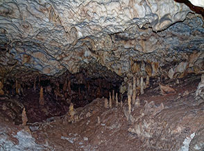 All&rsquo;inizio del Ramo Fossile (Grotta dei Cinque Laghi).