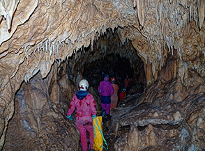 Grotta di Campo Braca: verso la Sala del Cacciatore.
