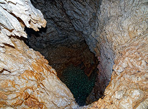Grotta di Campo Braca: primo pozzo del ramo attivo.