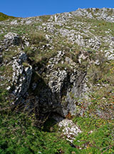 Ingresso-inghiottitoio della Grotta di Campo Braca.