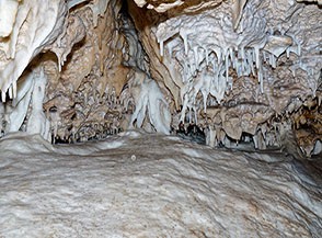 Formazioni minori alla Grotta Pozzi della Piana.