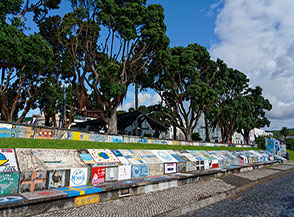 &ldquo;Affreschi marinareschi&ldquo; alla Marina di Horta.