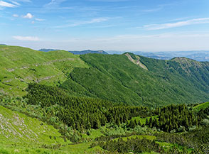 Affaccio sul Fosso Mirandola da Cima Tauffi, sulla cresta di fronte a noi da sx: Scaffa delle Rose, Monte Rondinara e Monte Lancio.