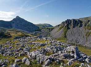 Su Cima Costa della Cicogna, trampolino di lancio al nostro sguardo per stupendi panorami come quello con Monte Cavallo.