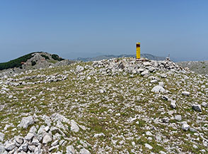 La cima del Monte Cervati, la maggiore elevazione della Campania.
