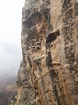 Particolare della parete di una guglia delle Dolomiti di Castelmezzano.