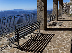 &ldquo;Panchine al sole&ldquo; (Santuario della Madonna Nera di Viggiano).