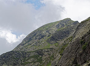 Versante Ovest di Cima della Laurasca con il marcato profilo della Cresta Nord.