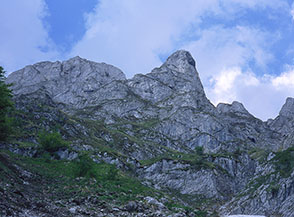 La &ldquo;Torre Orientale&rdquo; nell&rsquo;anfiteatro di pareti che dominano il Gravone.
