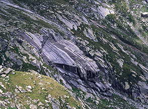 Mastodontica pioda in Valle Zocca, proprio sotto il Rifugio Allievi.
