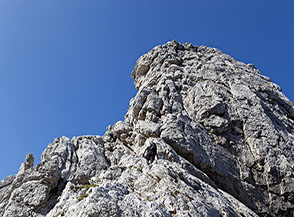 Sul tratto del Sentiero attrezzato Anita Goitan che aggira la Cima di Riofreddo.