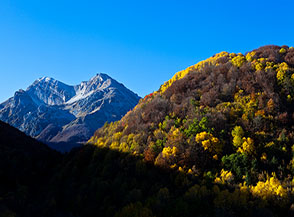 Il cielo, l&rsquo;Autunno e Pizzo d&rsquo;Intermesoli (da Pietracamela).