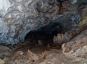 Nella Grotta di Nerone.