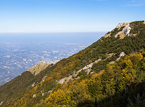 Scorcio sul fianco settentrionale della Cresta Nord-Est del Monte d&rsquo;Ugni.