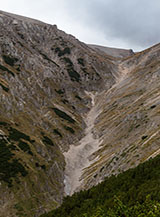 L&rsquo;Alta Valle del Forcone, racchiusa fra il Monte Acquaviva (a sx) e Cima delle Murelle.