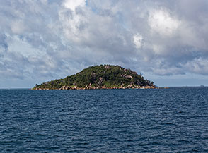 Ile Ronde all&rsquo;uscita della baia di Sainte Anne.