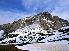 Dalla Sella di Monte Aquila il Versante Sud della Vetta Occidentale al Corno Grande.