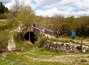 Il ponte medioevale sul Calore ai piedi della Valle Soprana.