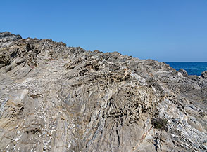 Scorcio sugli scogli della Pelosetta.
