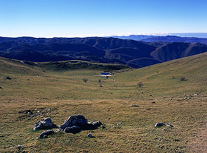 L&rsquo;anfiteatro erboso di Prato Vito.