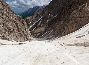 Vista sulla parte bassa del canalone della Valle dell&rsquo;Inferno.