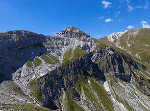 La Cengia di Piaverano sul Versante Nord-Est di Cima Vado di Piaverano.