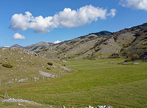 Scorcio di paesaggio ai margini del Piano di Rascino.