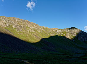 Si alza il sipario su un nuovo giorno (Vallon d&rsquo;Arbolle, Mont Belleface).